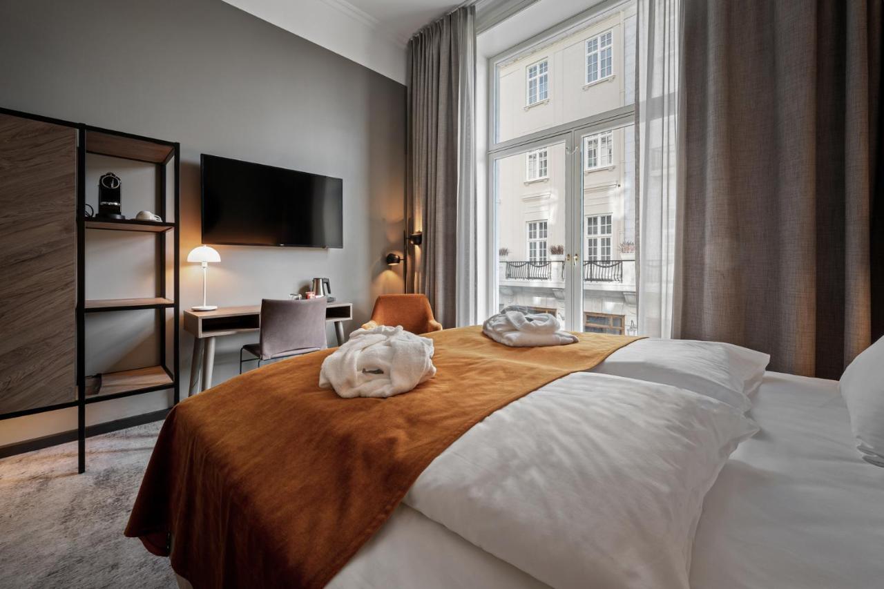 Karl Johan 4*